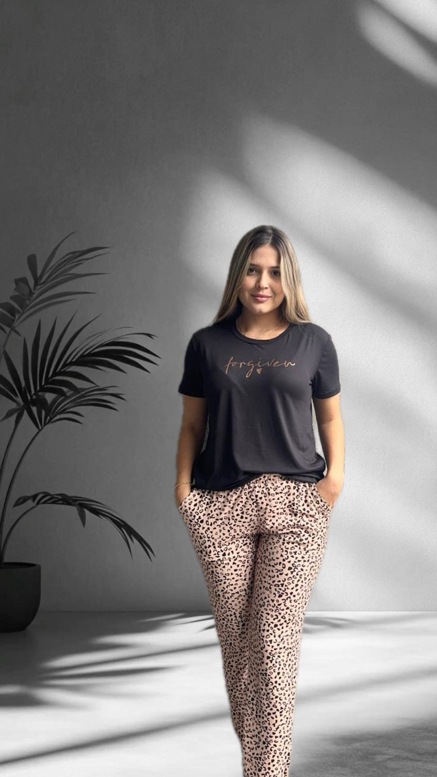 PIJAMA EN PANTALON CAMISETA NEGRA, REF 2273